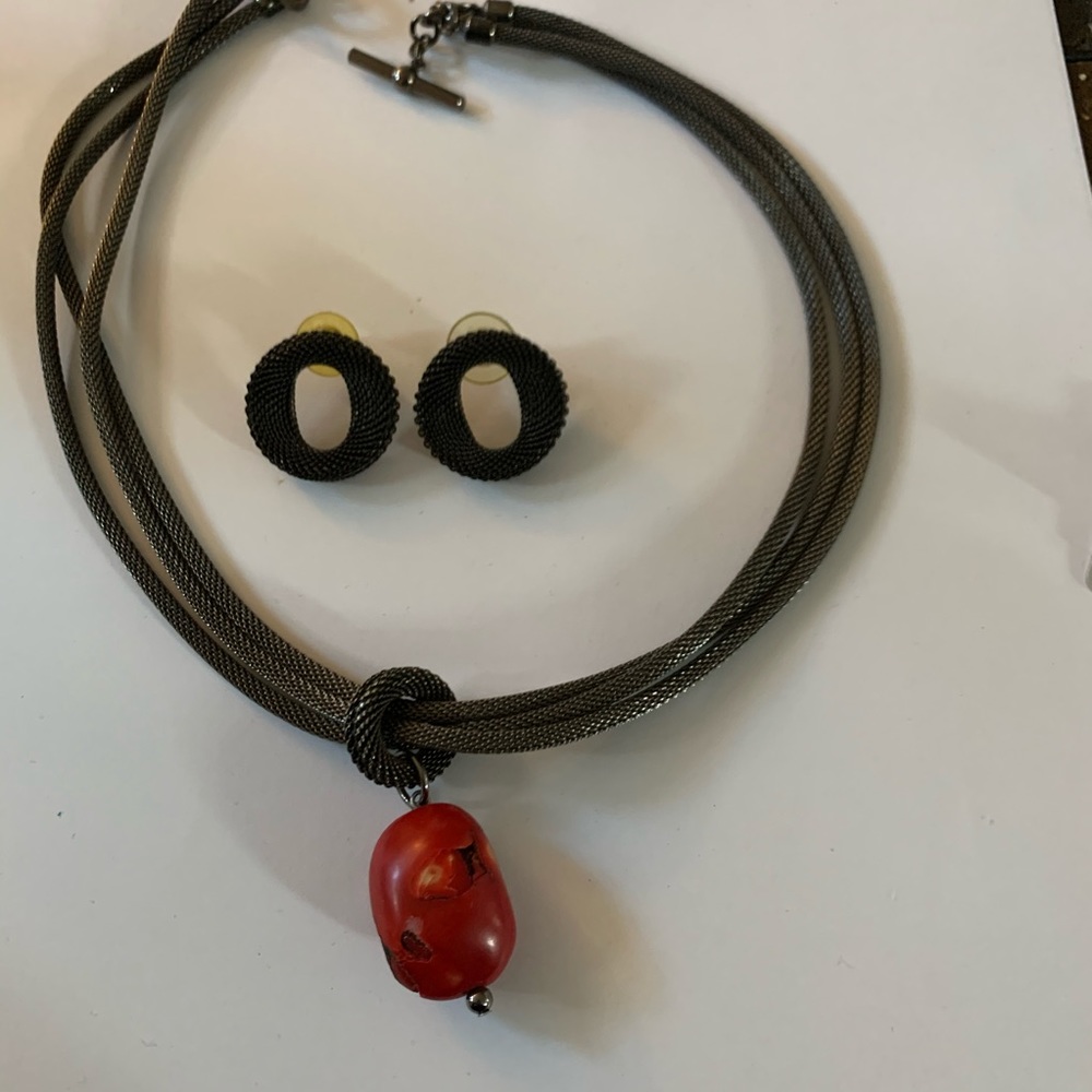 Mesh like Necklace and earring set.